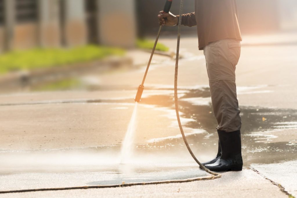 Pressure Washing vs. Soft Washing: What’s the Difference?