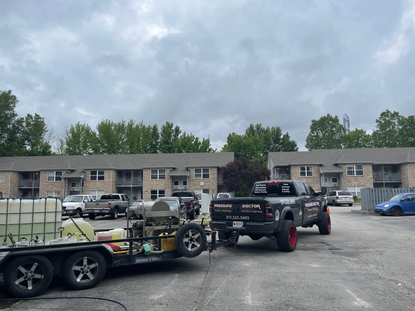 Pressure Washing Apartment Complexes Indianapolis